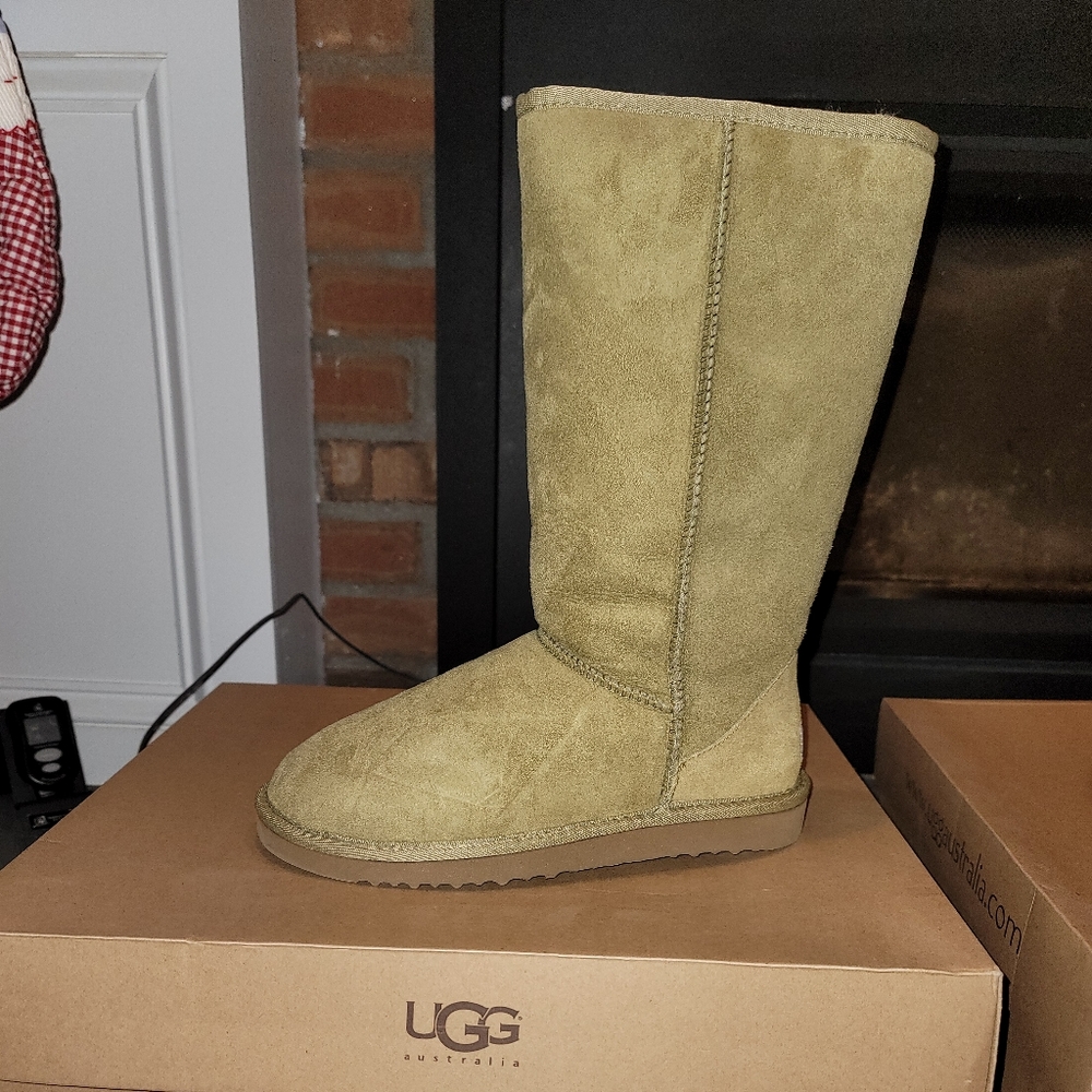 Classic Tall Ugg Sage Color- Authentic